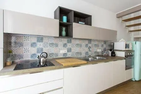 Laetitia Home Suite - Palazzo Quaroni Palermo