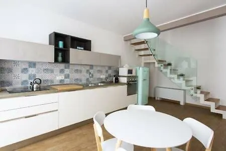 Apartment Laetitia Home Suite - Palazzo Quaroni Palermo