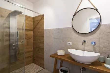 Laetitia Home Suite - Palazzo Quaroni Palermo 0*,